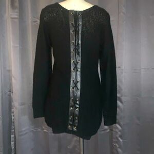 Venus Sweater laced down the back size L